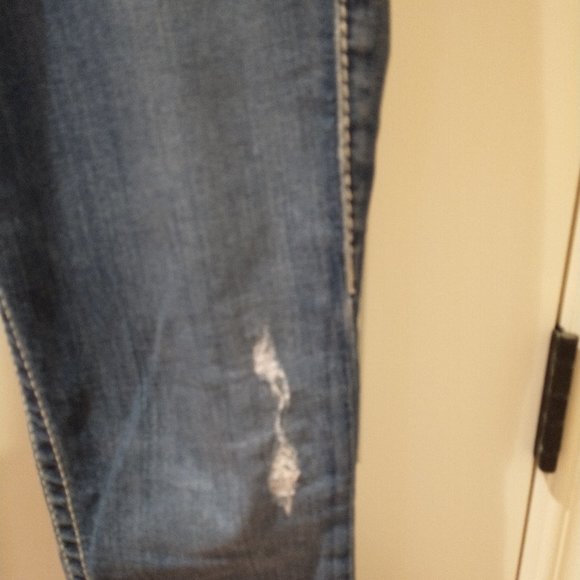 Women's True Religion size 26 low rise skinny jeans with crystal embellishments - Picture 4 of 13